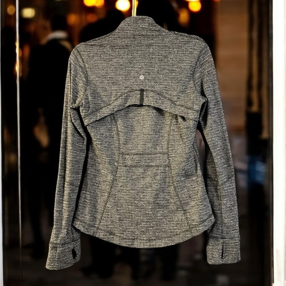 Lululemon Define Zip Jacket Heathered Gray. Great Condition. - Picture 9 of 12